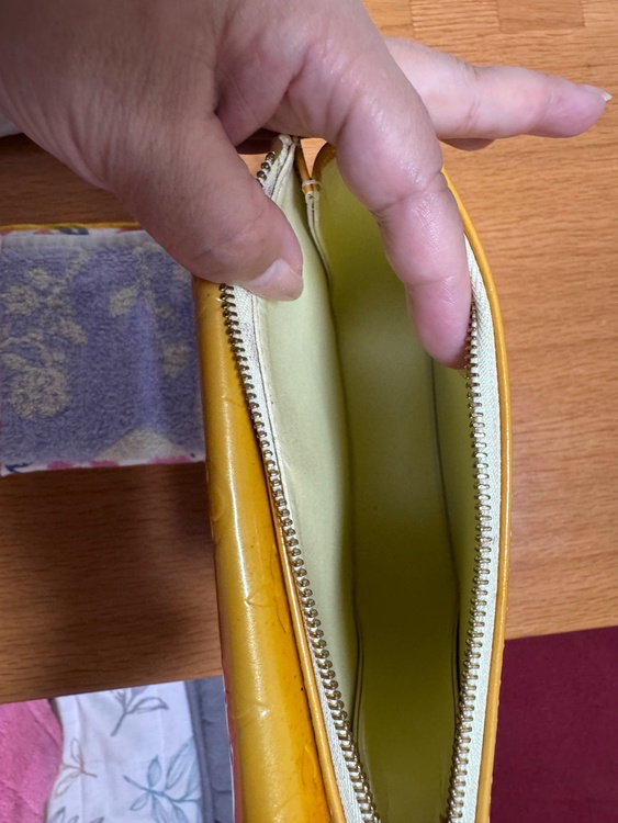 ヴェルニ（ブランドバッグ）の商品画像 - 査定依頼日：2026年8月12日 - 最高査定価格：21,000円