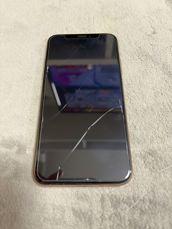 iPhoneXS 256GB Softbank（スマホ）の商品画像 - 査定依頼日：2026年1月19日 - 最高査定価格：13,000円