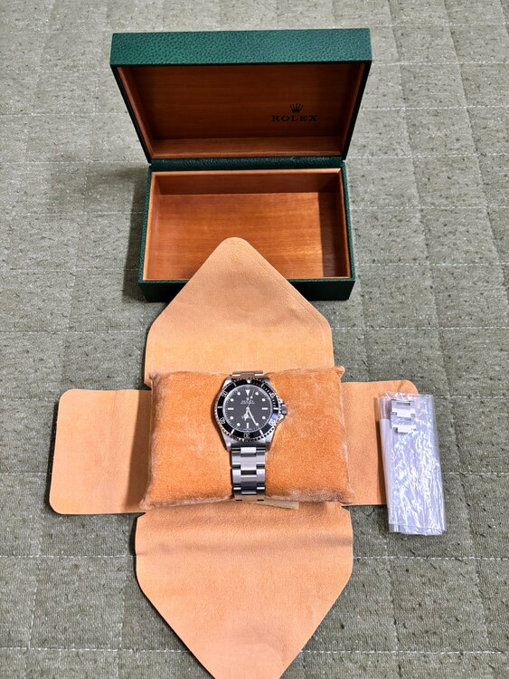 ロレックス サブマリーナー 1406（高級時計）の商品画像 - 査定依頼日：2025年2月22日 - 最高査定価格：1,350,000円