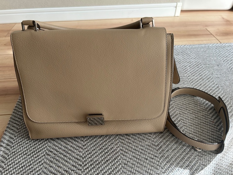 セリーヌ  （ブランドバッグ）の商品画像 - 査定依頼日：2025年10月29日 - 最高査定価格：50,000円