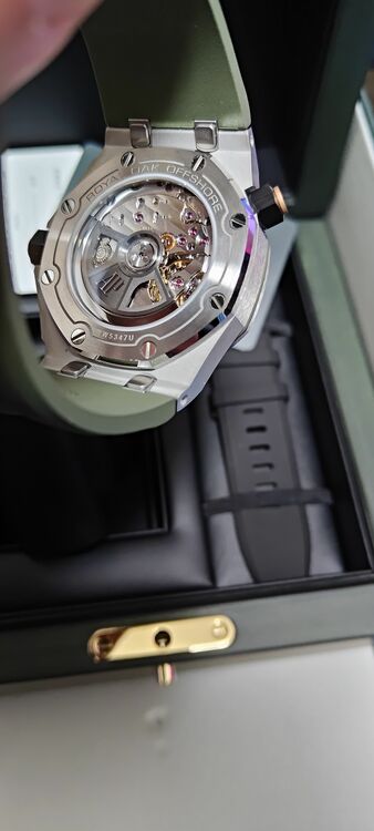 Ref. 15720ST.OO.A052CA.01（高級時計）の商品画像 - 査定依頼日：2025年11月20日 - 最高査定価格：3,850,000円