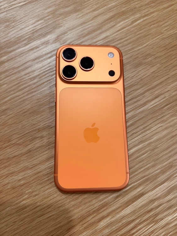 iPhone iPhone 17 Pro 256GB SIMフリー（スマホ）の商品画像 - 査定依頼日：2026年9月15日 - 最高査定価格：150,000円