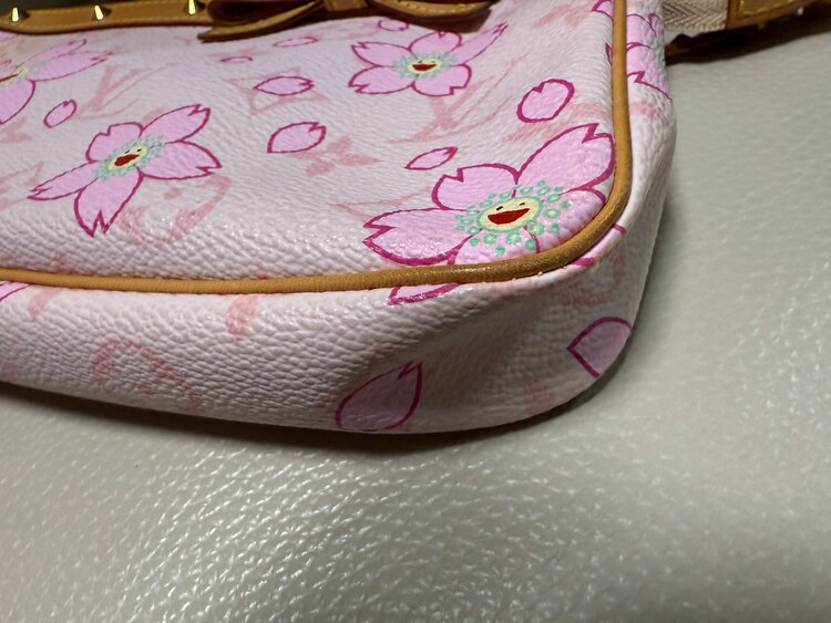 チェリーブロッサムポシェット（ブランドバッグ）の商品画像 - 査定依頼日：2025年3月31日 - 最高査定価格：110,000円