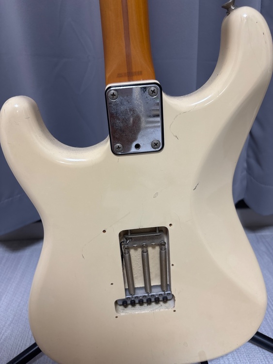 Fender Japan Stratocaster（ピアノ・楽器・PA機材）の商品画像 - 査定依頼日：2026年6月30日 - 最高査定価格：10,000円