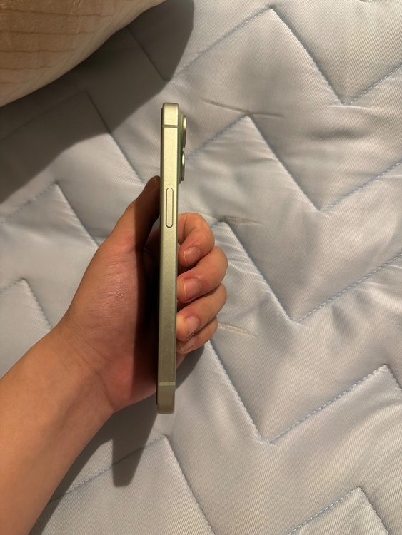iPhone iPhone 15 128GB SIMフリー（スマホ）の商品画像 - 査定依頼日：2026年8月4日 - 最高査定価格：70,000円