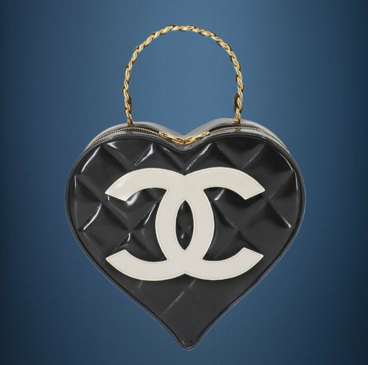 ハートバニティバッグ（ブランドバッグ）の商品画像 - 査定依頼日：2025年12月11日 - 最高査定価格：800,000円