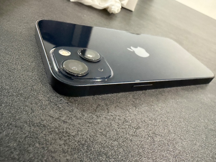 iPhone 13 256GB docomo（スマホ）の商品画像 - 査定依頼日：2026年2月11日 - 最高査定価格：36,000円