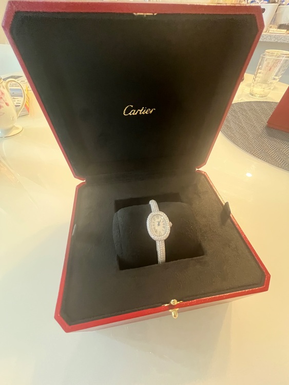 カルティエ ベニュワール （高級時計）の商品画像 - 査定依頼日：2025年7月2日 - 最高査定価格：4,000,000円