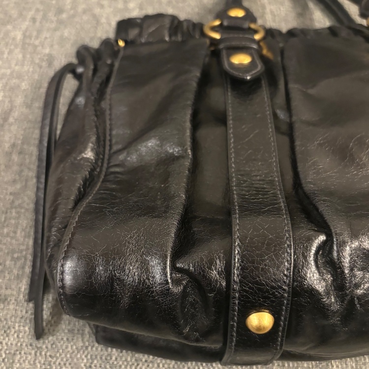 ミュウミュウ  （ブランドバッグ）の商品画像 - 査定依頼日：2025年12月17日 - 最高査定価格：35,000円