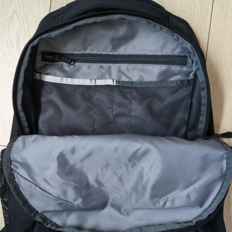 THE NORTH FACE　VAULT バックパック ブラック（古着・ファッション）の商品画像 - 査定依頼日：2026年4月3日 - 最高査定価格：2,000円