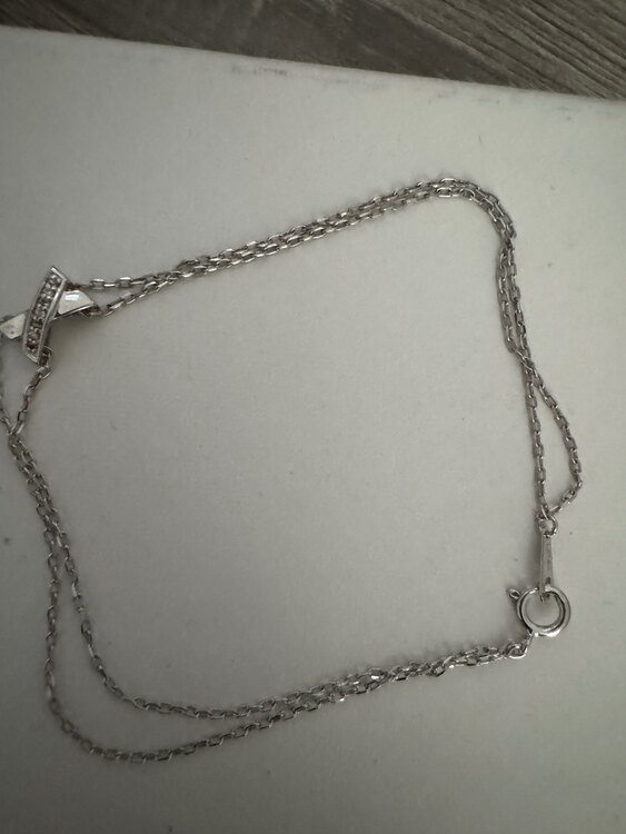 ホワイトゴールドブレスレット（金・貴金属）の商品画像 - 査定依頼日：2025年4月9日 - 最高査定価格：20,000円