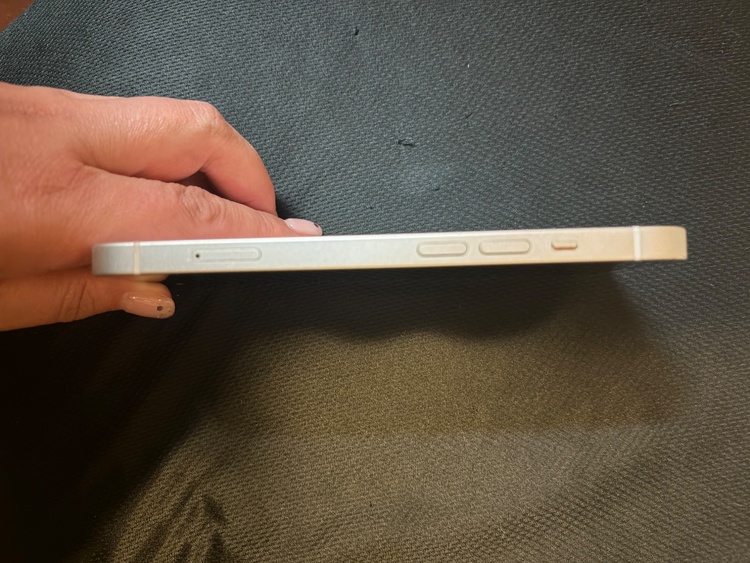 iPhone 14 128GB SIMフリー（スマホ）の商品画像 - 査定依頼日：2026年5月1日 - 最高査定価格：45,000円