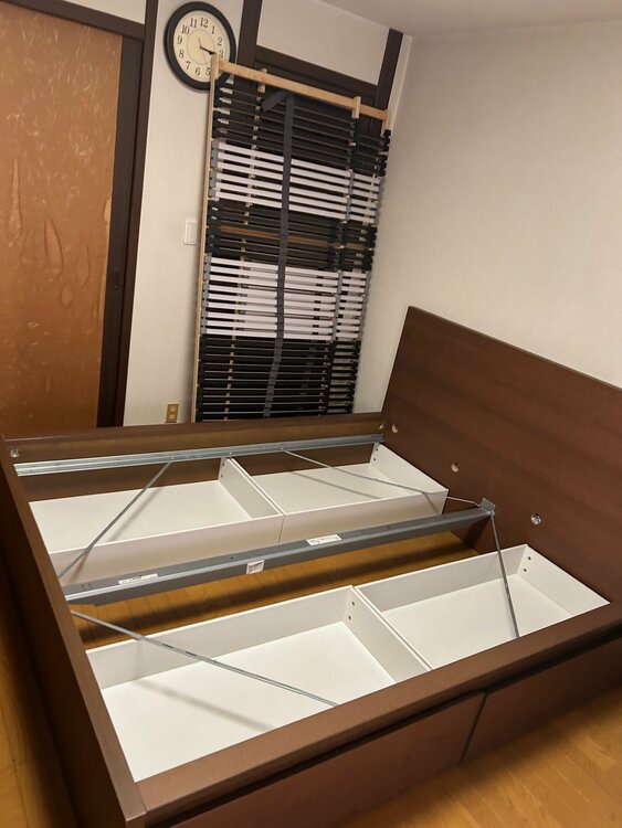 IKEAベッドフレームクイーンサイズMALM、マットレスHOVAG（家具・寝具）の商品画像 - 査定依頼日：2026年1月23日 - 最高査定価格：5,000円