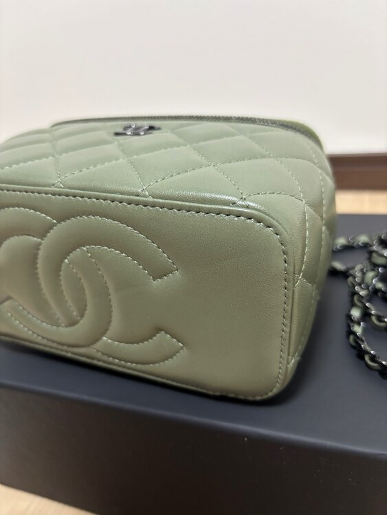 シャネル　ハンドル付　バニティ（ブランドバッグ）の商品画像 - 査定依頼日：2025年5月26日 - 最高査定価格：400,000円