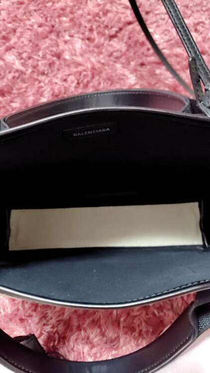 バレンシアガ  （ブランドバッグ）の商品画像 - 査定依頼日：2025年4月1日 - 最高査定価格：40,000円