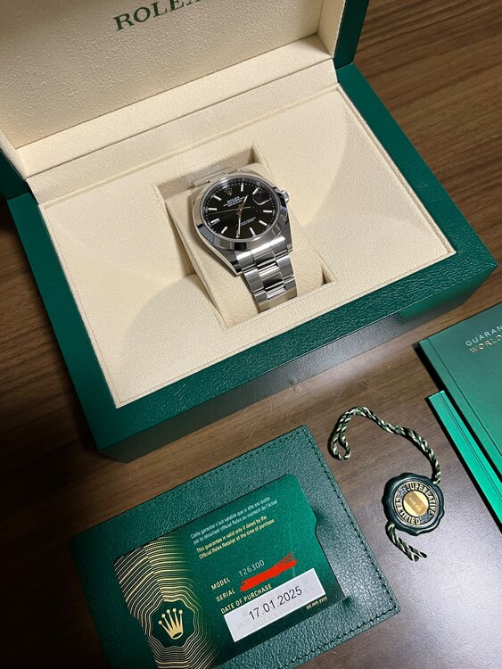 126300 ブラック オイスター（高級時計）の商品画像 - 査定依頼日：2025年1月18日 - 最高査定価格：1,390,000円