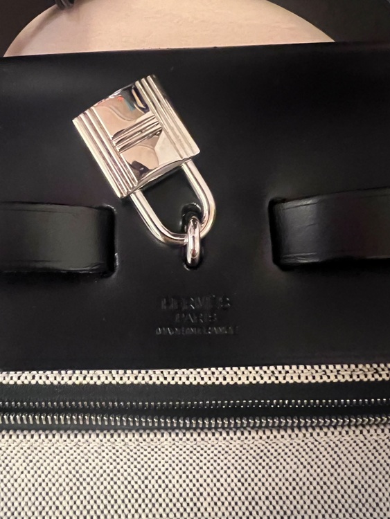 エルメス エールバッグ （ブランドバッグ）の商品画像 - 査定依頼日：2025年10月16日 - 最高査定価格：400,000円