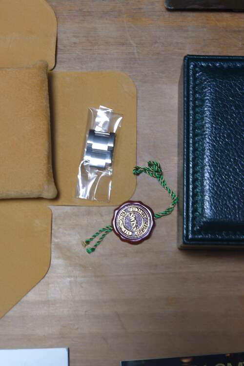 ロレックス GMTマスター 16710（高級時計）の商品画像 - 査定依頼日：2025年3月23日 - 最高査定価格：1,650,000円