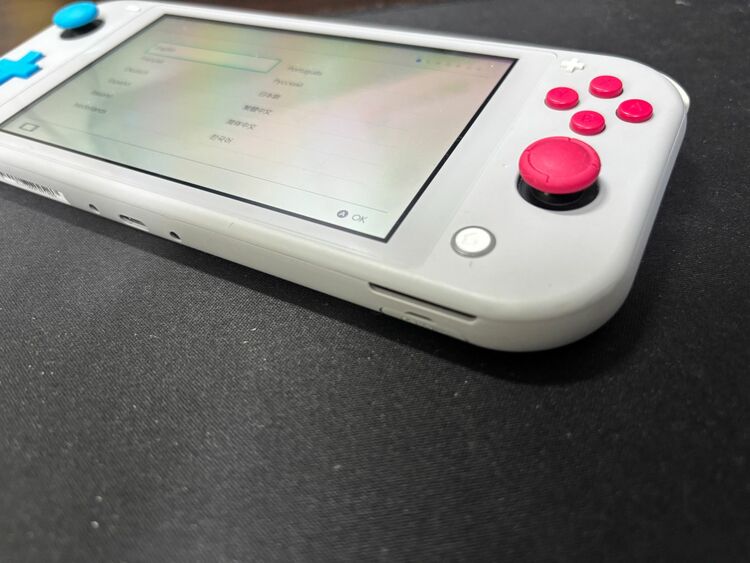 Nintendo Switch Lite ザシアン・ザマゼンタ（ゲーム機本体・ゲームソフト）の商品画像 - 査定依頼日：2025年8月22日 - 最高査定価格：14,000円