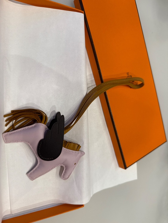 エルメス ロデオチャーム ペガサスPM アニョーミロ チャーム U（ブランド財布・小物）の商品画像 - 査定依頼日：2025年10月22日 - 最高査定価格：70,000円