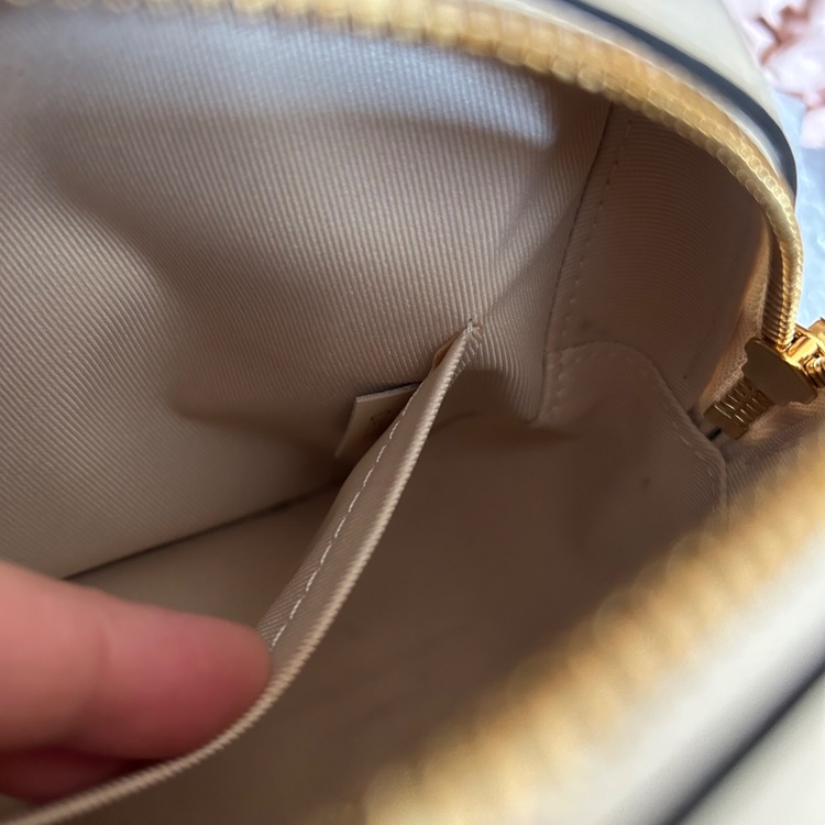 サントンジュ　ショルダーバッグ（ブランドバッグ）の商品画像 - 査定依頼日：2026年1月30日 - 最高査定価格：160,000円