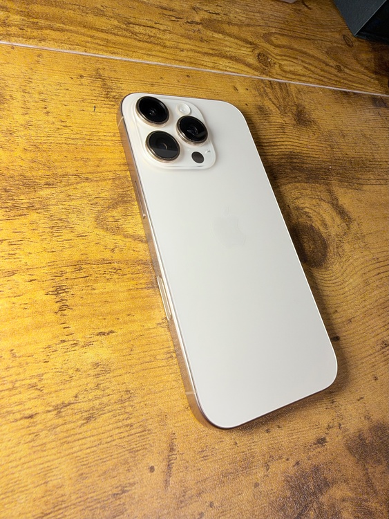 iPhone iPhone 16 Pro 512GB SIMフリー（スマホ）の商品画像 - 査定依頼日：2026年9月29日 - 最高査定価格：129,000円