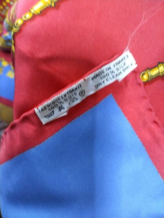 スカーフ（古着・ファッション）の商品画像 - 査定依頼日：2025年11月18日 - 最高査定価格：24,000円