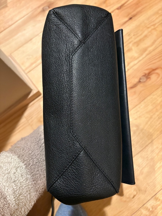 ロックミー（ブランドバッグ）の商品画像 - 査定依頼日：2026年3月26日 - 最高査定価格：140,000円