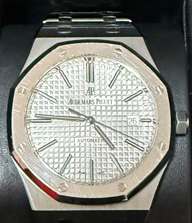 15403IP.OO.1220IP.01（QE II Cup）（高級時計）の商品画像 - 査定依頼日：2025年8月1日 - 最高査定価格：6,700,000円