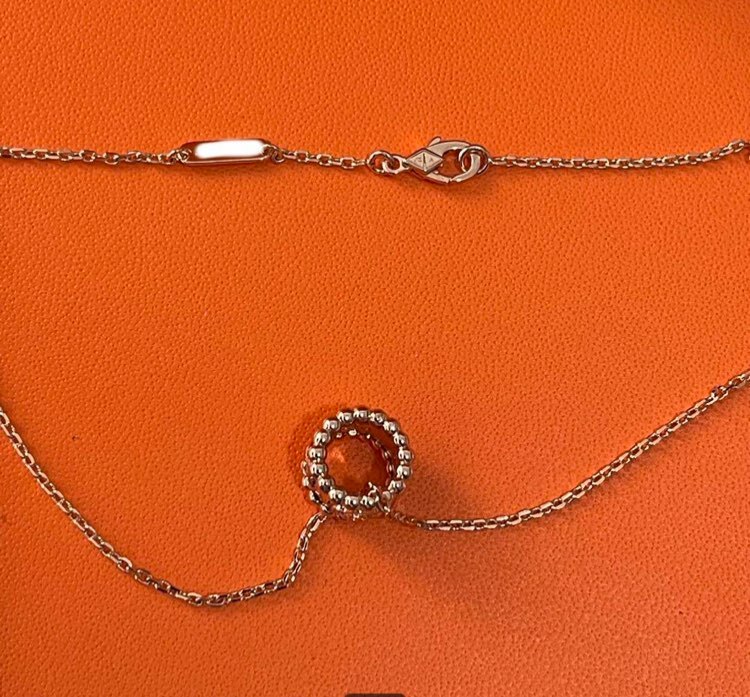 Van Cleef & Arpels ペルレ ネックレス VCARO2EF00（宝石）の商品画像 - 査定依頼日：2024年11月17日 - 最高査定価格：400,000円