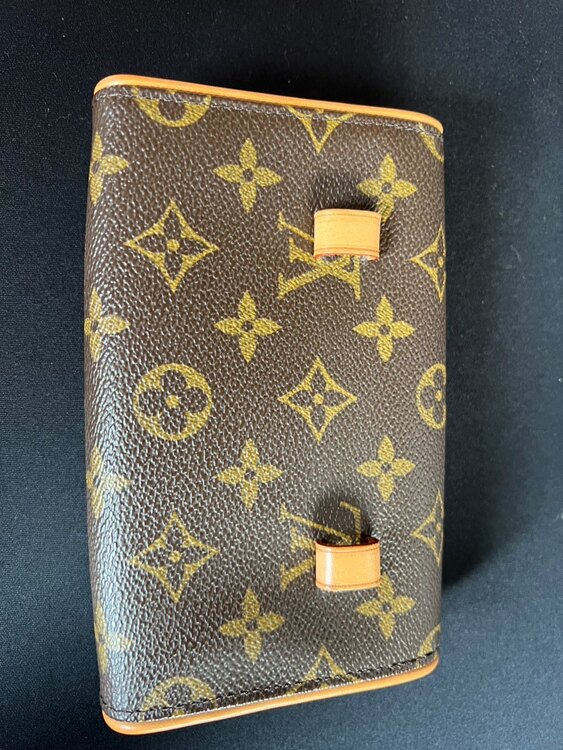 フロランティーヌ（ブランド財布・小物）の商品画像 - 査定依頼日：2025年4月27日 - 最高査定価格：35,000円