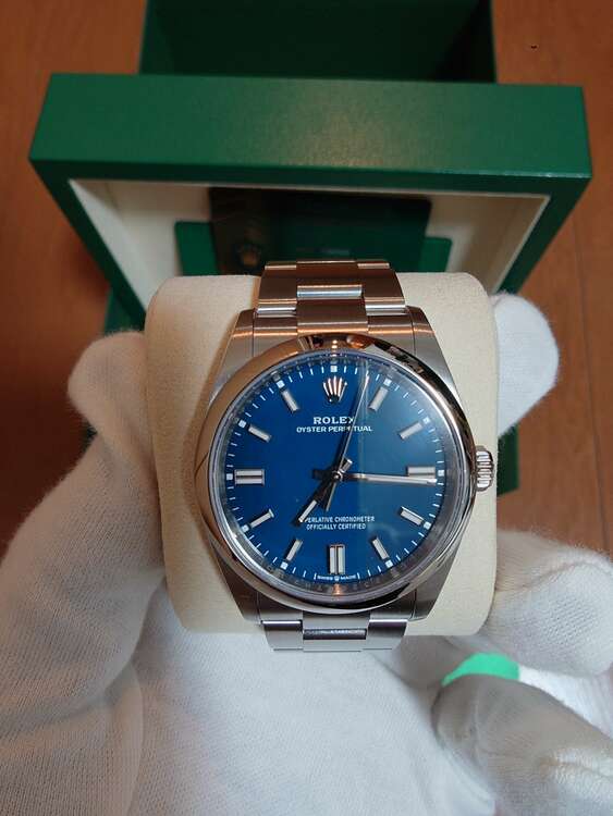 オイスターパーペチュアル新作青文字盤36mm（高級時計）の商品画像 - 査定依頼日：2025年5月21日 - 最高査定価格：1,200,000円