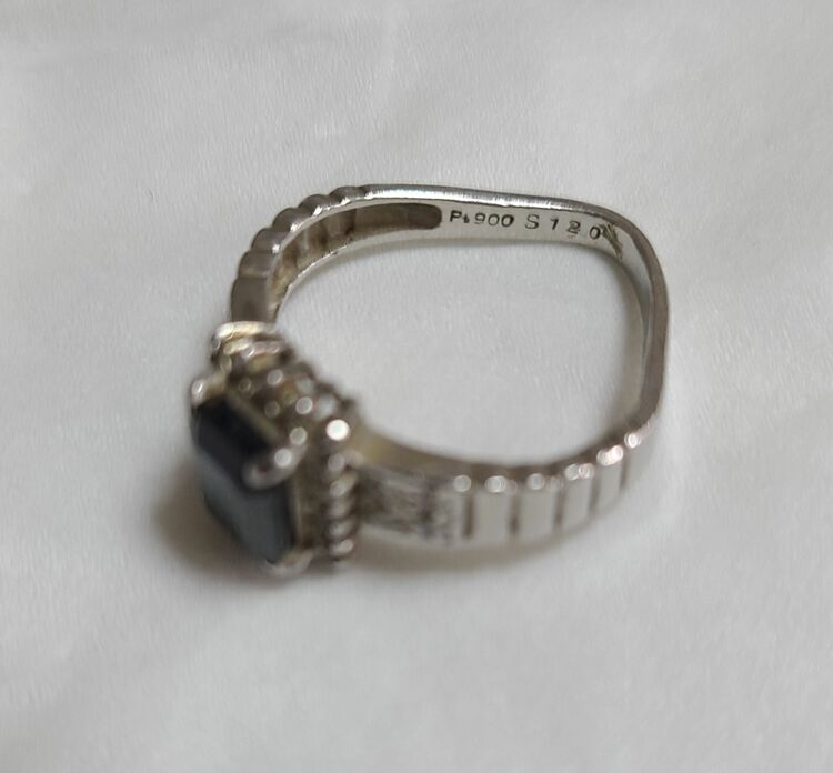 デザインリング（宝石）の商品画像 - 査定依頼日：2025年9月30日 - 最高査定価格：100,000円