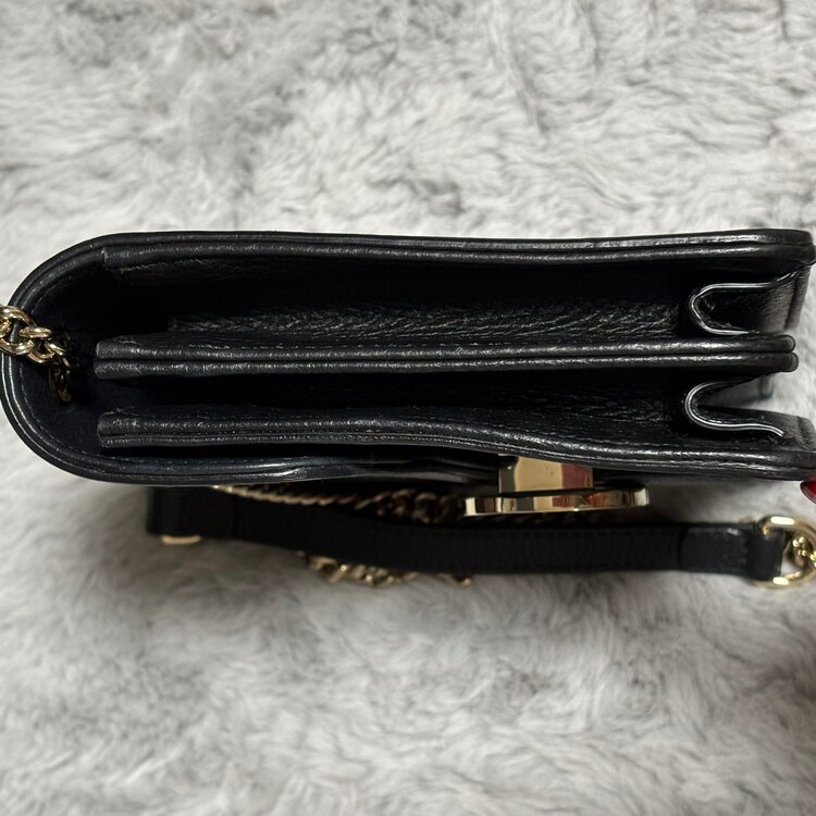 インターロッキング レザー ショルダーバッグ （ブランドバッグ）の商品画像 - 査定依頼日：2025年1月6日 - 最高査定価格：80,000円