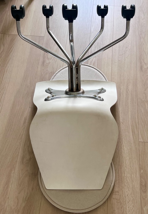 カルテル　マウイキャスター(昇降なし)（家具・寝具）の商品画像 - 査定依頼日：2026年4月14日 - 最高査定価格：5,000円