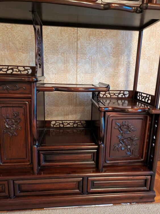 木製彫刻飾り棚付き　茶箪笥（家具・寝具）の商品画像 - 査定依頼日：2025年12月30日 - 最高査定価格：5,000円