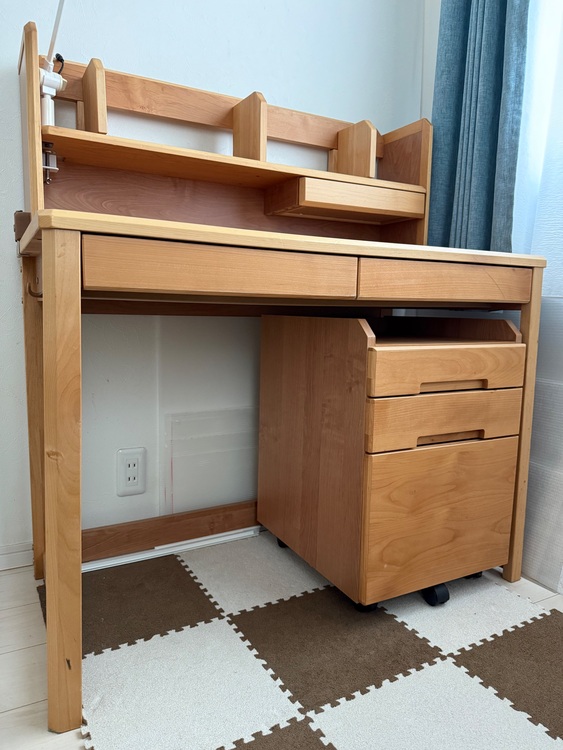 勉強机（家具・寝具）の商品画像 - 査定依頼日：2025年11月3日 - 最高査定価格：3,000円