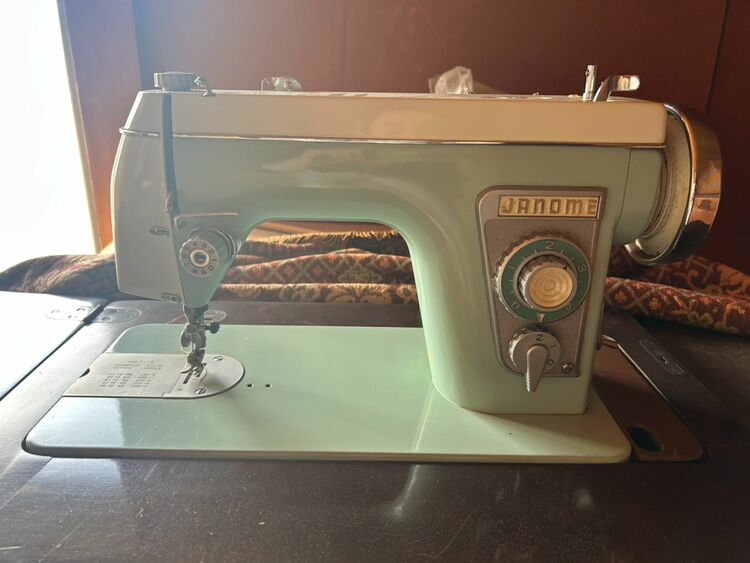 JANOMEミシン（家電）の商品画像 - 査定依頼日：2025年9月27日 - 最高査定価格：1円