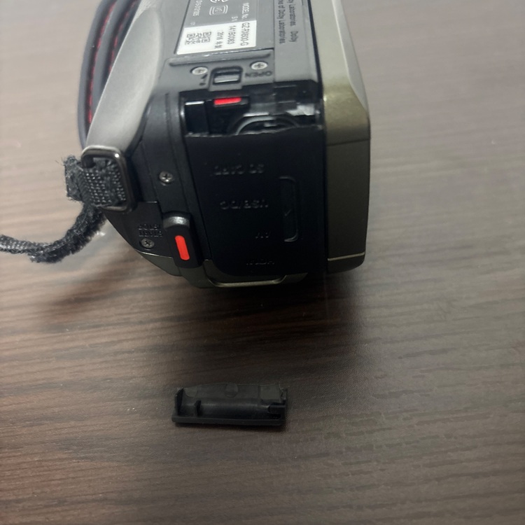 JVC Everio R QUAD PROOF MODEL GZ-RX600-G（カメラ）の商品画像 - 査定依頼日：2025年11月8日 - 最高査定価格：10,000円