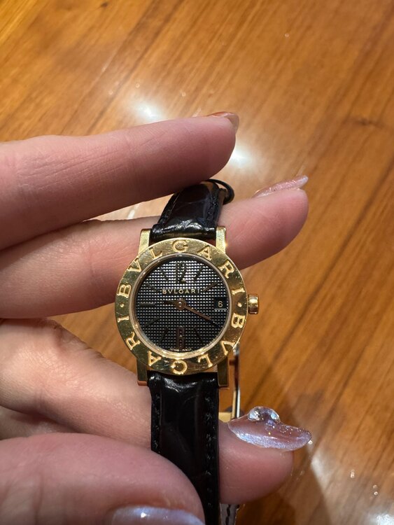 ブルガリブルガリ　ブラック　K18YG/レザー　BB23GL（高級時計）の商品画像 - 査定依頼日：2025年2月6日 - 最高査定価格：280,000円