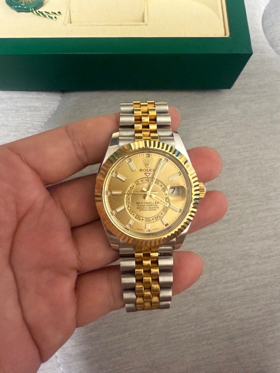 ロレックス スカイドゥエラー 326933ジュビディー（高級時計）の商品画像 - 査定依頼日：2025年12月3日 - 最高査定価格：2,800,000円