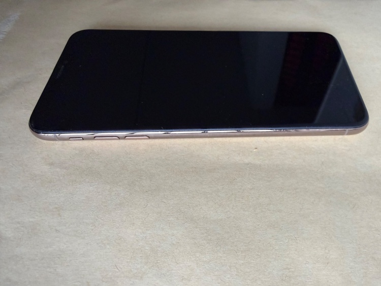 iPhoneXS Max 256GB docomo（スマホ）の商品画像 - 査定依頼日：2026年4月1日 - 最高査定価格：21,000円