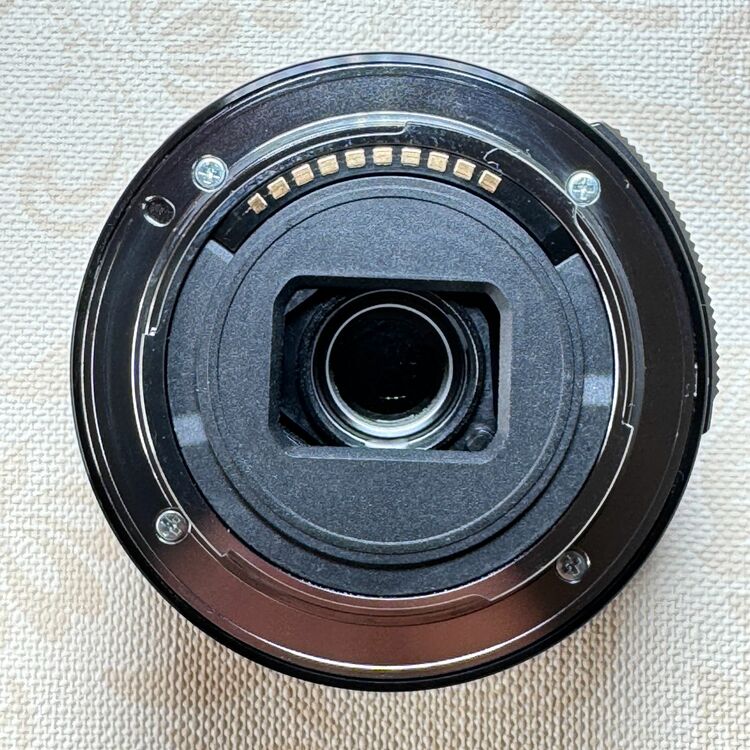 α6400（カメラ）の商品画像 - 査定依頼日：2025年10月21日 - 最高査定価格：70,000円