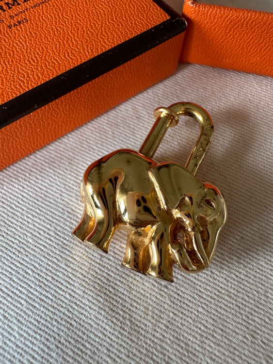 Hermès Elephant Cadena Gold Bag Charm エルメス エレファント（象）カデナ ゴールド バッグチャーム（ブランド財布・小物）の商品画像 - 査定依頼日：2026年8月26日 - 最高査定価格：70,000円