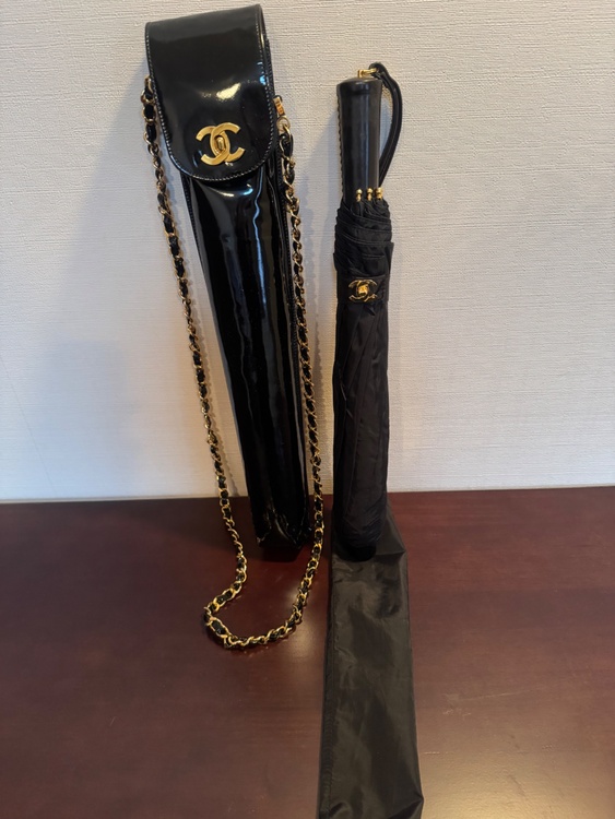 ケース付傘（エナメル）（ブランド財布・小物）の商品画像 - 査定依頼日：2026年1月5日 - 最高査定価格：40,000円