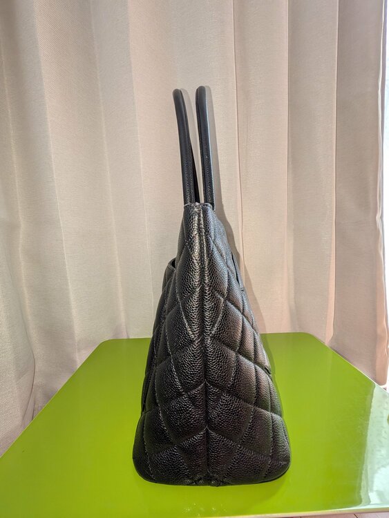 キャビアスキントートバッグ（ブランドバッグ）の商品画像 - 査定依頼日：2026年1月9日 - 最高査定価格：240,000円