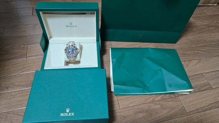 ロレックス GMTマスター （高級時計）の商品画像 - 査定依頼日：2025年11月17日 - 最高査定価格：3,370,000円