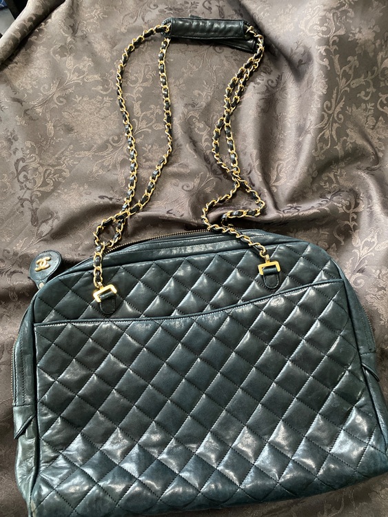 ショルダー　型番不明　30年位前のモデル（ブランドバッグ）の商品画像 - 査定依頼日：2025年10月3日 - 最高査定価格：60,000円