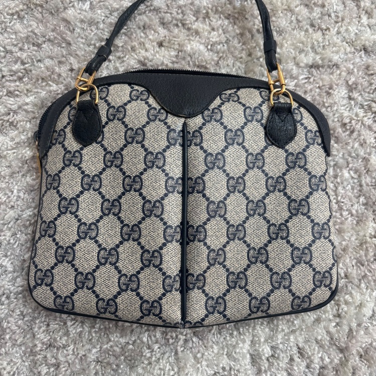 オールドグッチ　ショルダーバッグ（ブランドバッグ）の商品画像 - 査定依頼日：2025年7月4日 - 最高査定価格：10,000円