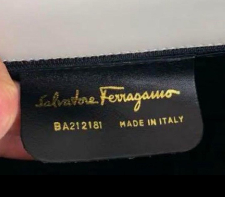 フェラガモ　ガンチーニ（ブランドバッグ）の商品画像 - 査定依頼日：2025年9月3日 - 最高査定価格：25,000円